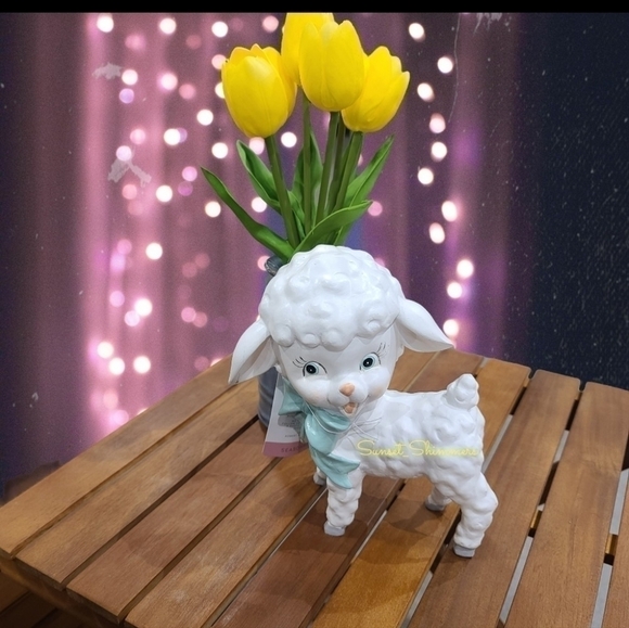 Adorable Retro Vintage Style Easter Lamb Figurine Tabletop Decor New - Picture 4 of 8